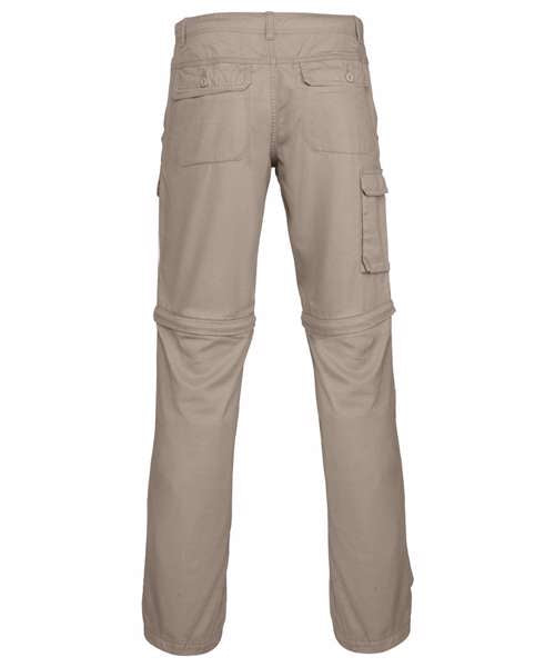 K785 Dark Beige 245 GSM, vista trasera de pantalón desmontable liso sobre blanco